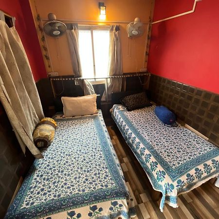 Calcutta Backpackers Homestay -Only For Backpackers & Travellers Εξωτερικό φωτογραφία